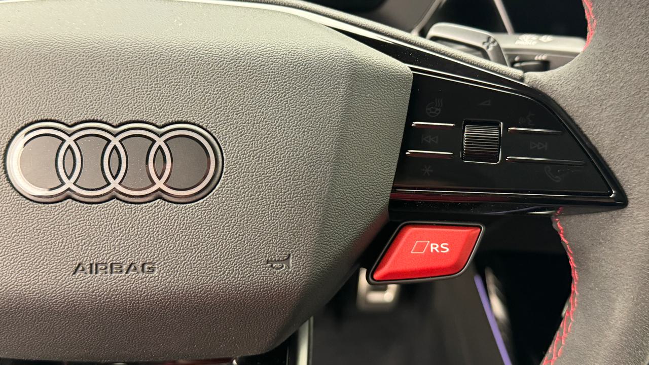 AUDI RS3 Limousine 2.5 TSI quattro S-tronic-image-9