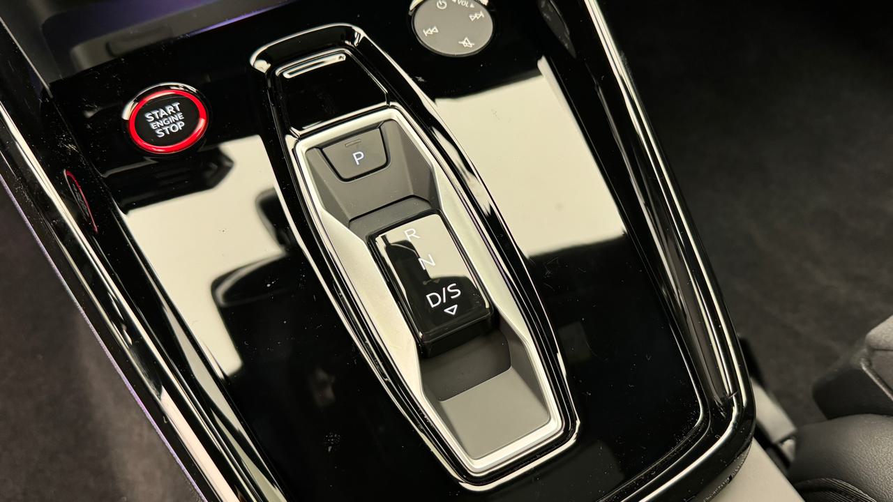 AUDI RS3 Limousine 2.5 TSI quattro S-tronic-image-10