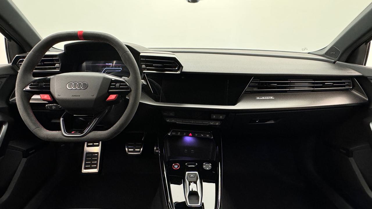 AUDI RS3 Limousine 2.5 TSI quattro S-tronic-image-5