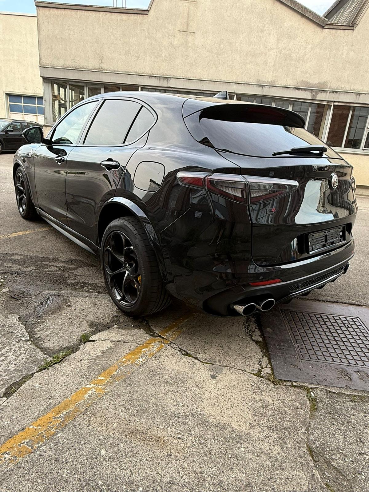 ALFA ROMEO Stelvio 2.9 V6 Quadrifoglio Q4 Automatic-image-3