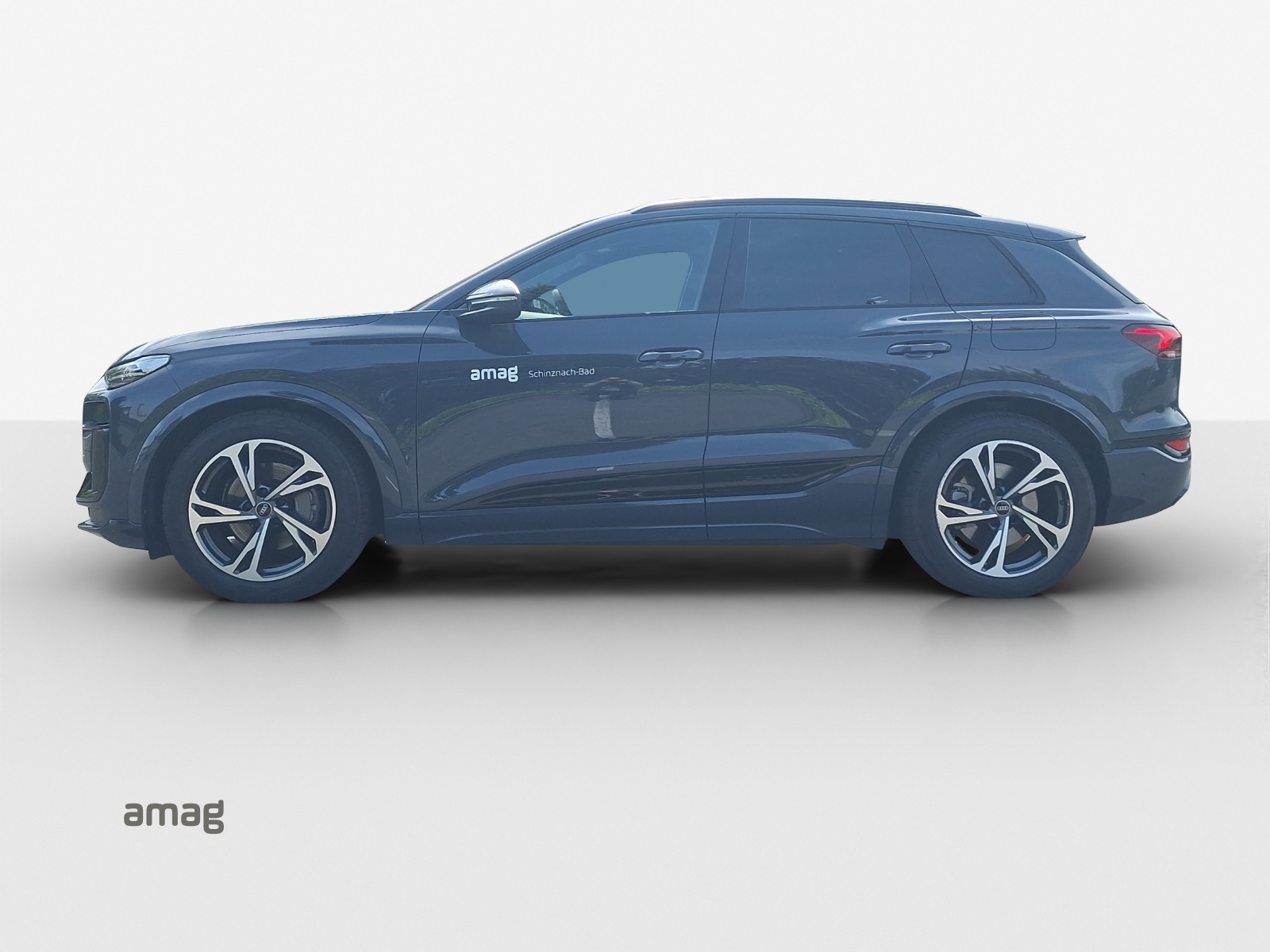AUDI Q6 e-tron quattro-image-1