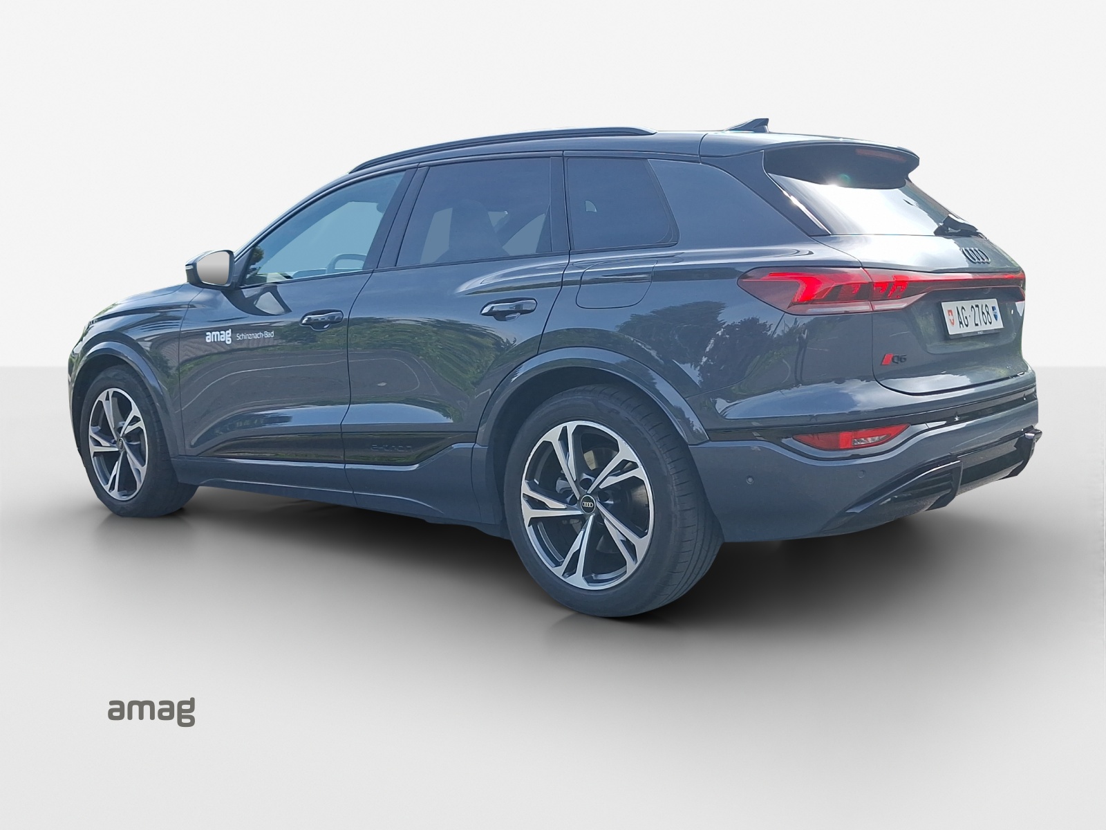 AUDI Q6 e-tron quattro-image-2