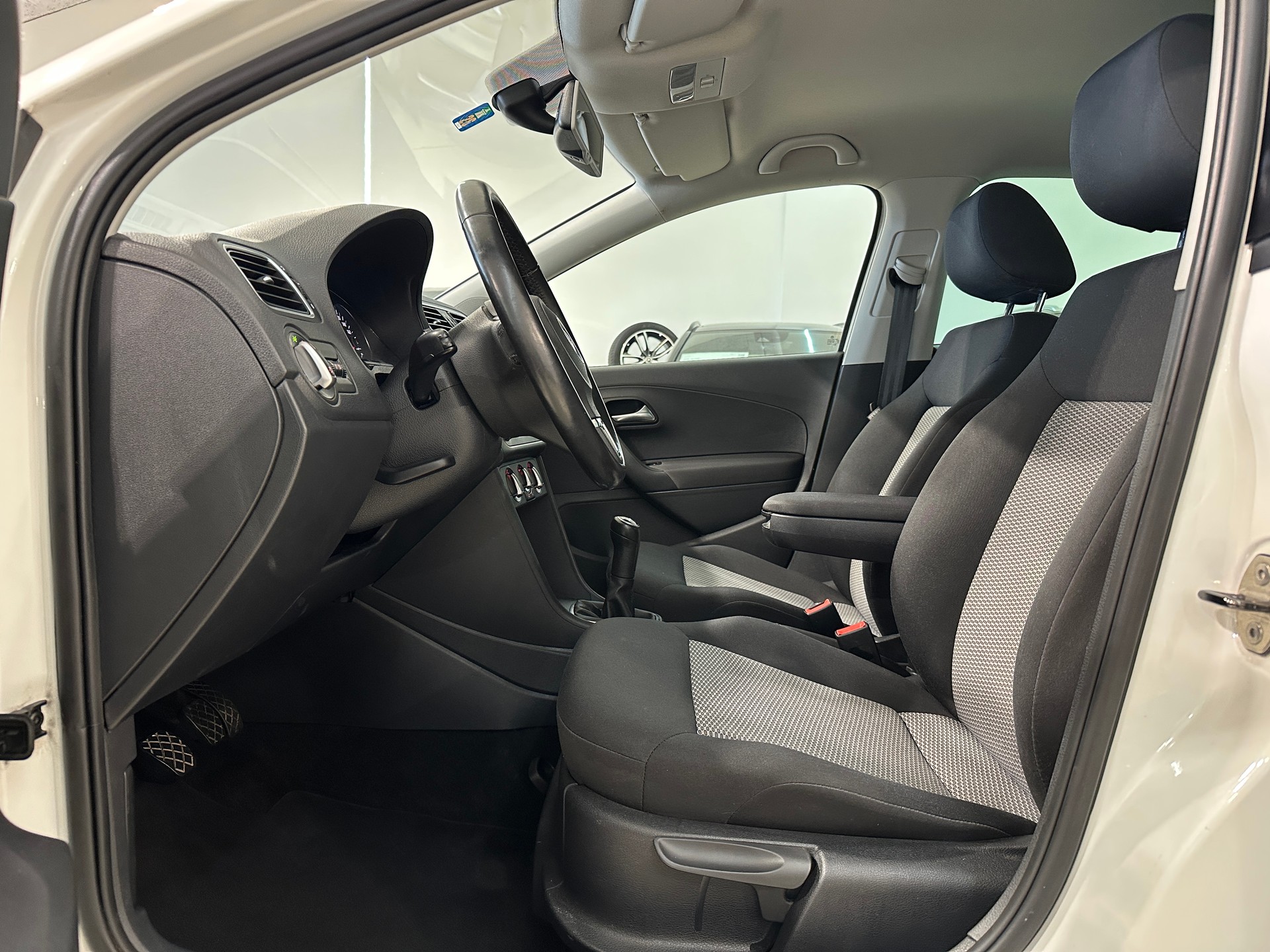 VW Polo 1.2 TDI BlueMotion Trendline-image-11