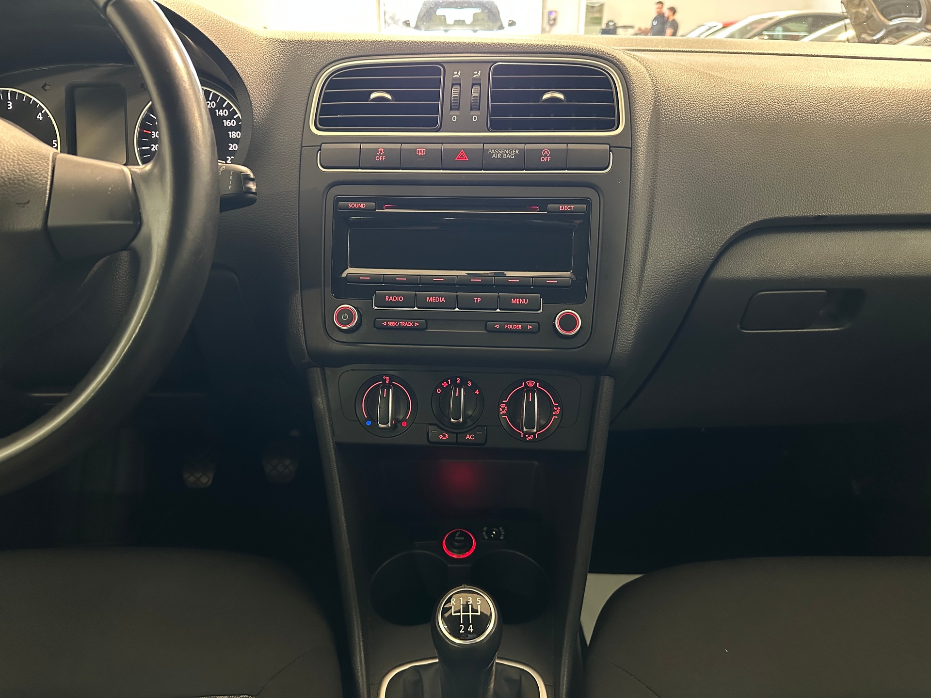 VW Polo 1.2 TDI BlueMotion Trendline-image-16