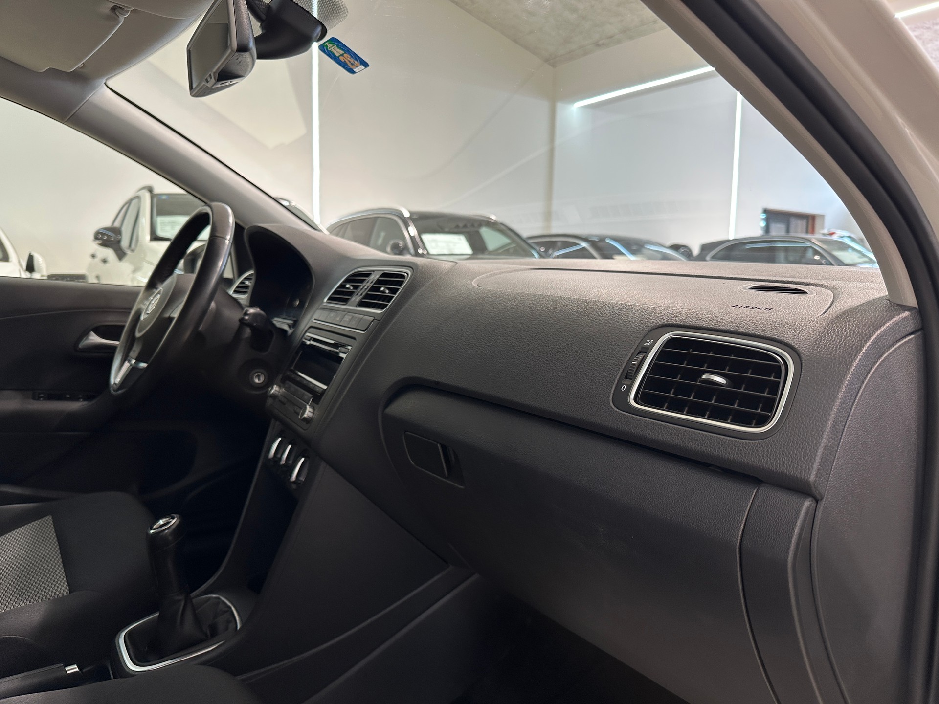 VW Polo 1.2 TDI BlueMotion Trendline-image-15