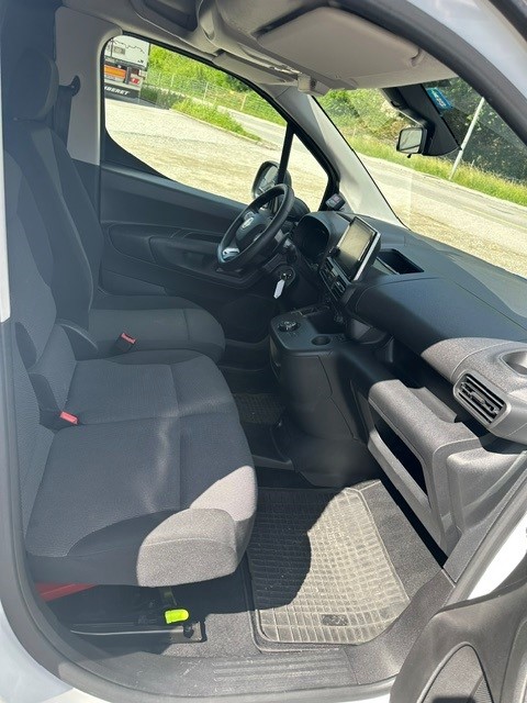 FIAT Doblo 1.5 BlueHDi L1 1000kg Swiss Edition A-image-16