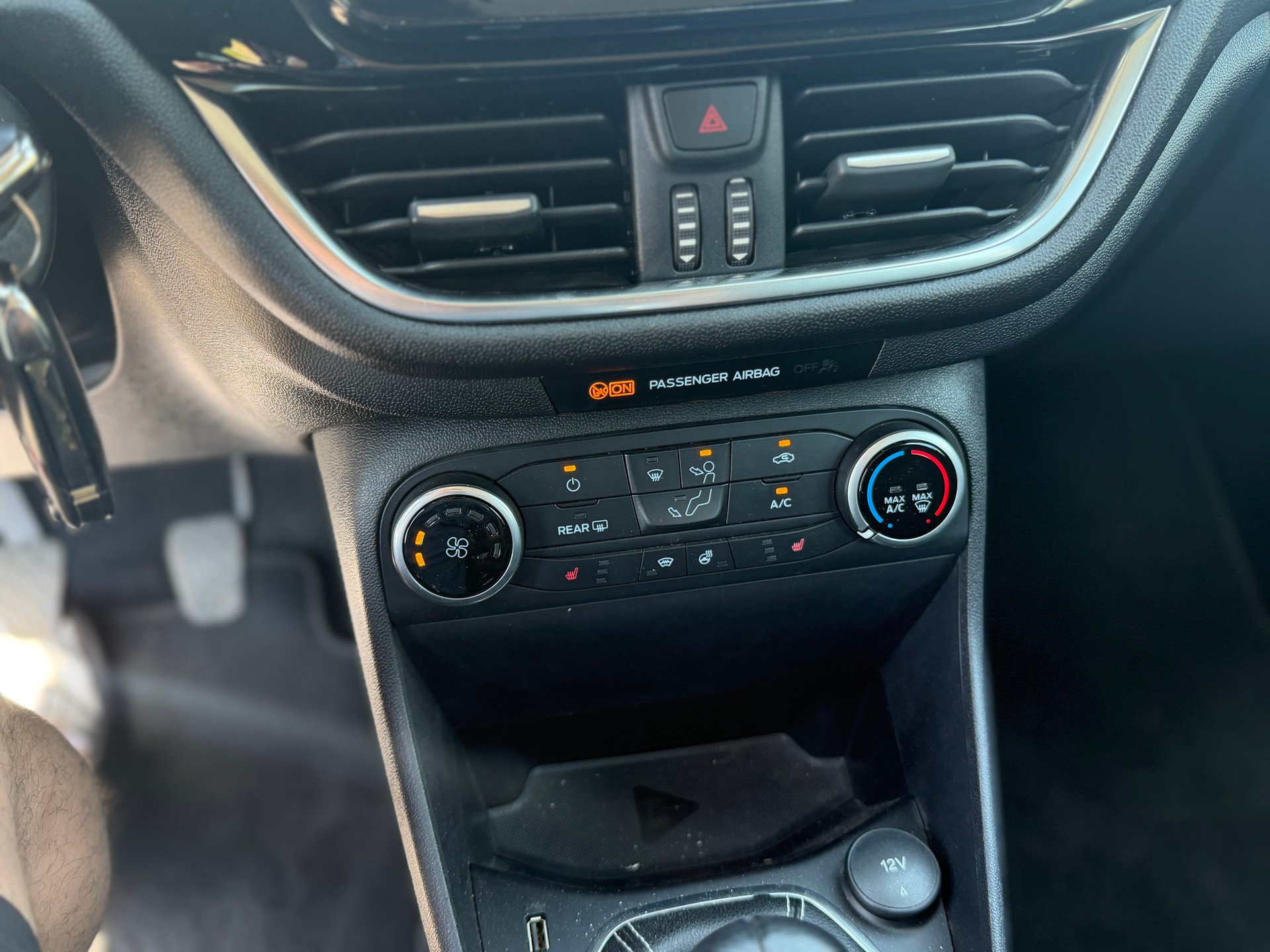 FORD Fiesta 1.0 SCTi Titanium-image-10