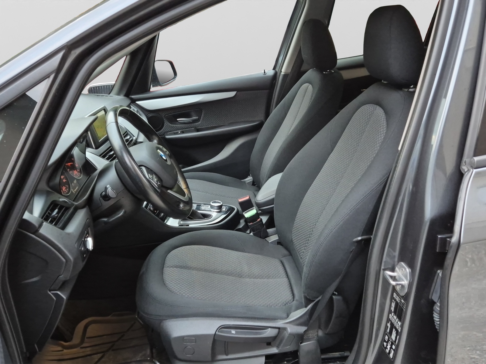 BMW 218d xDrive Gran Tourer Steptronic-image-13
