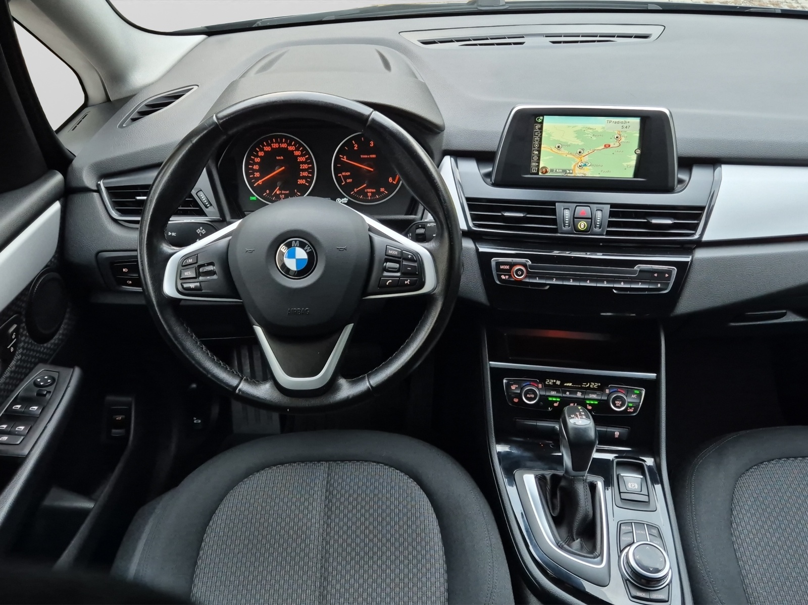 BMW 218d xDrive Gran Tourer Steptronic-image-11