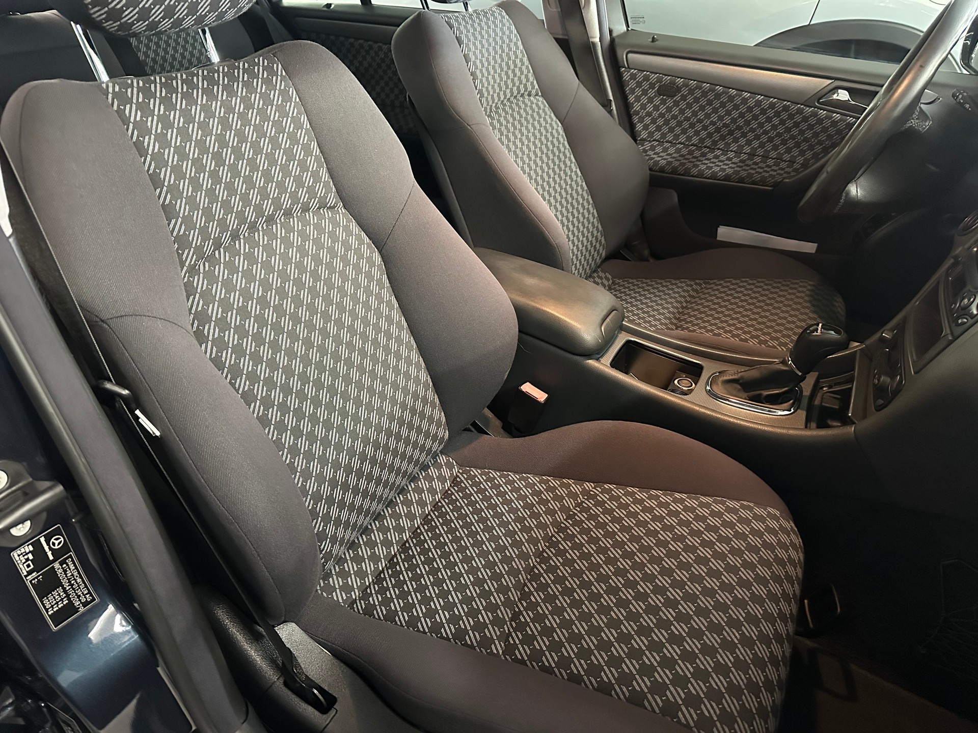 MERCEDES-BENZ C 320 Avantgarde Automatic-image-7