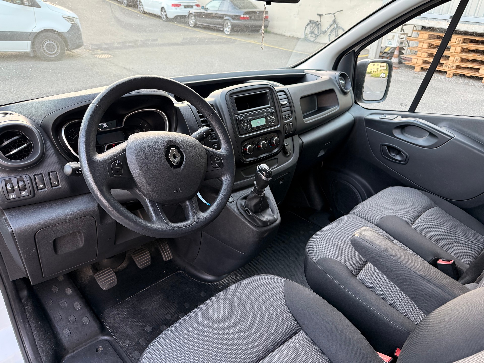 RENAULT Trafic 2.0 dCi 120 3.0t Access L1H1-image-11