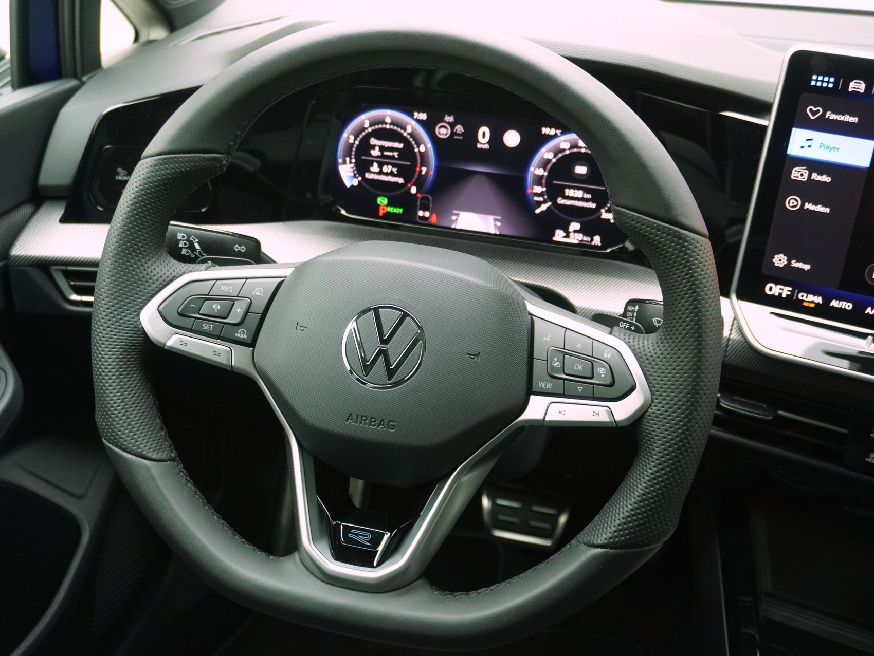 VW Golf 8.5 1.5 eTSI DSG R-Line **VW Werksgarantie bis 05/2029**-image-12
