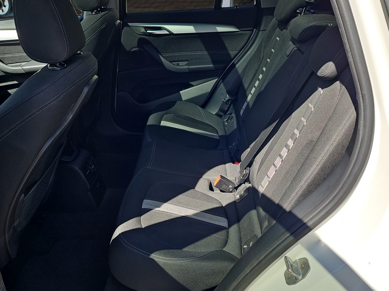 BMW X1 xDrive 18d Essential Edition Steptronic-image-14