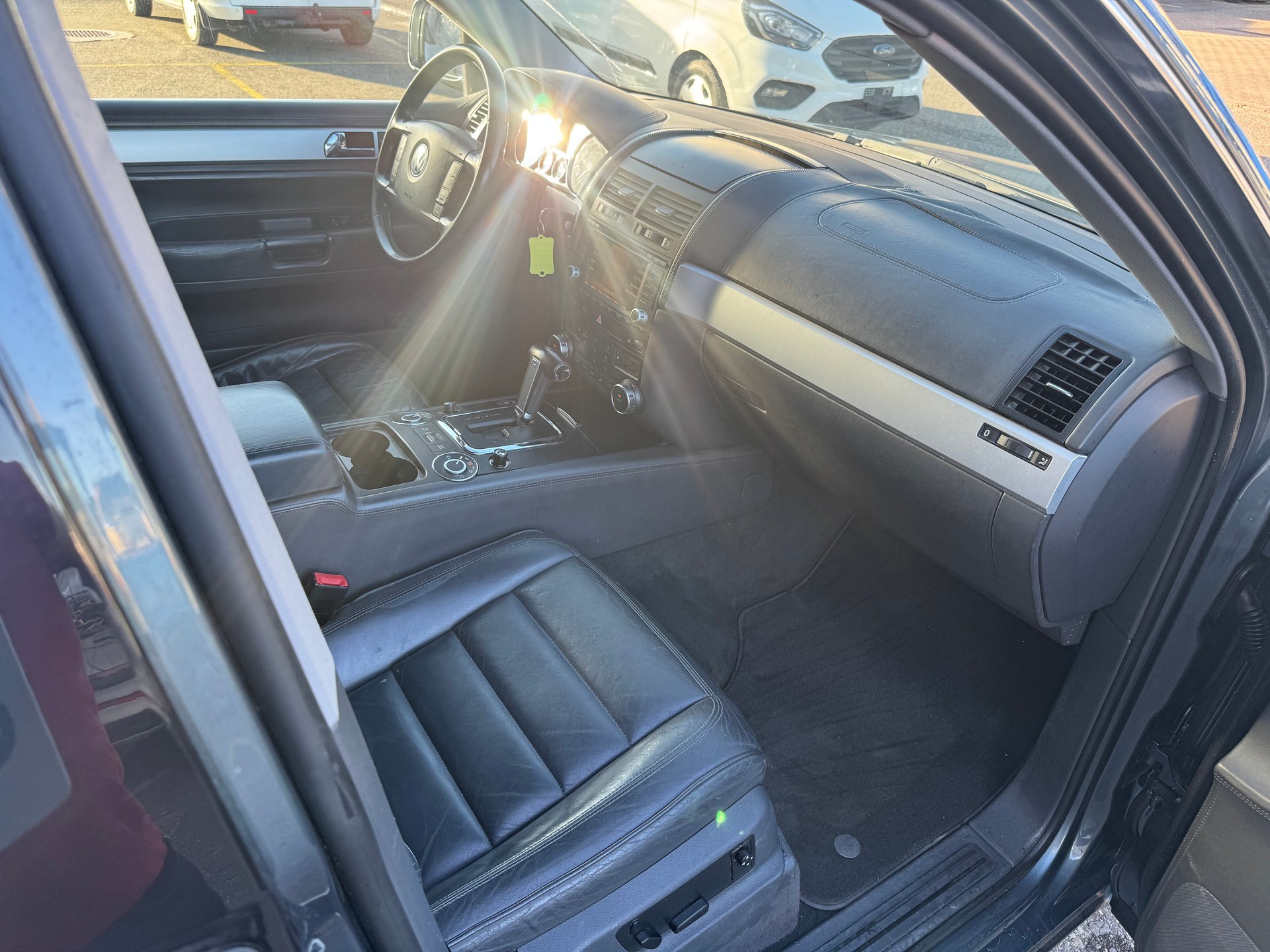 VW Touareg 3.0 TDI-image-9