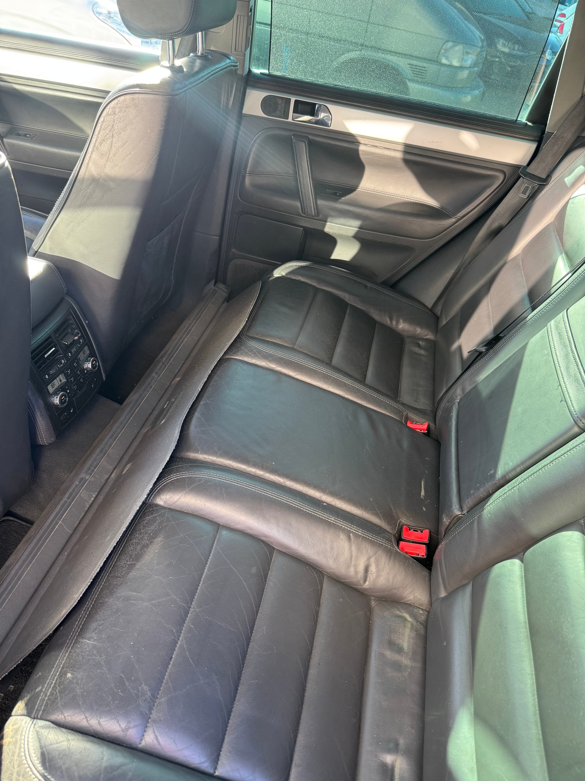 VW Touareg 3.0 TDI-image-8