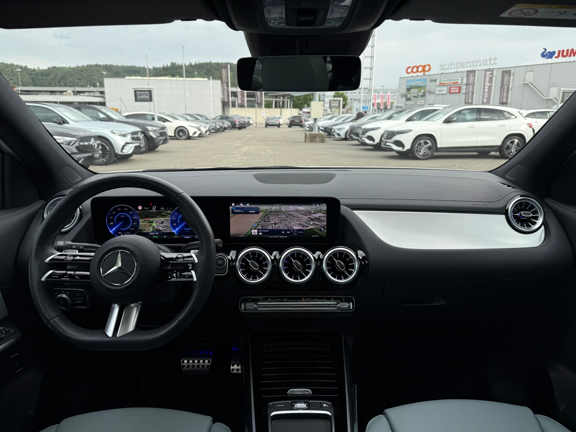 MERCEDES-BENZ EQA 350 AMG Line 4Matic Swiss Star-image-3