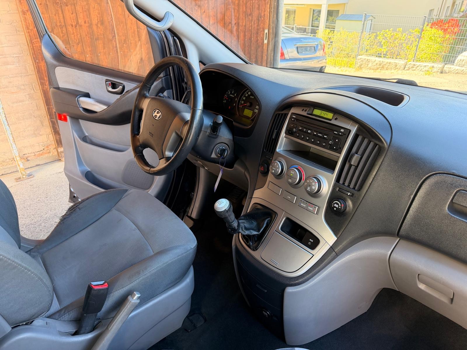 HYUNDAI H-1 People 2.5 CRDi-image-7