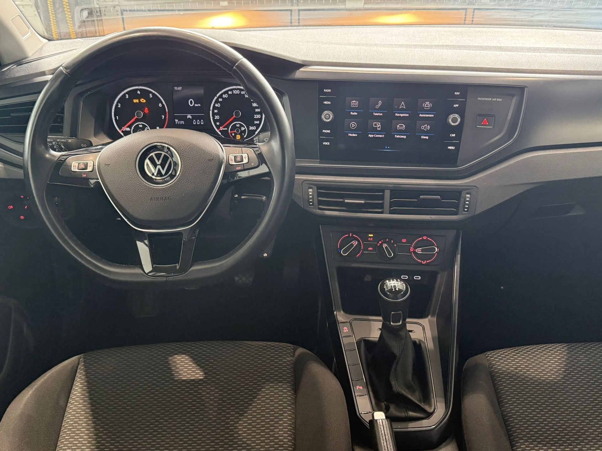 VW Polo 1.0 BMT Value-image-8