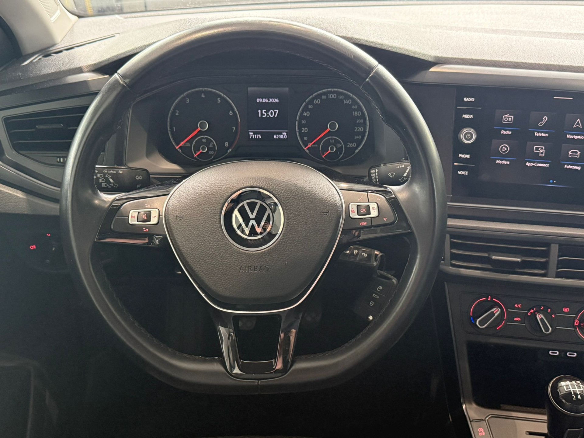 VW Polo 1.0 BMT Value-image-10