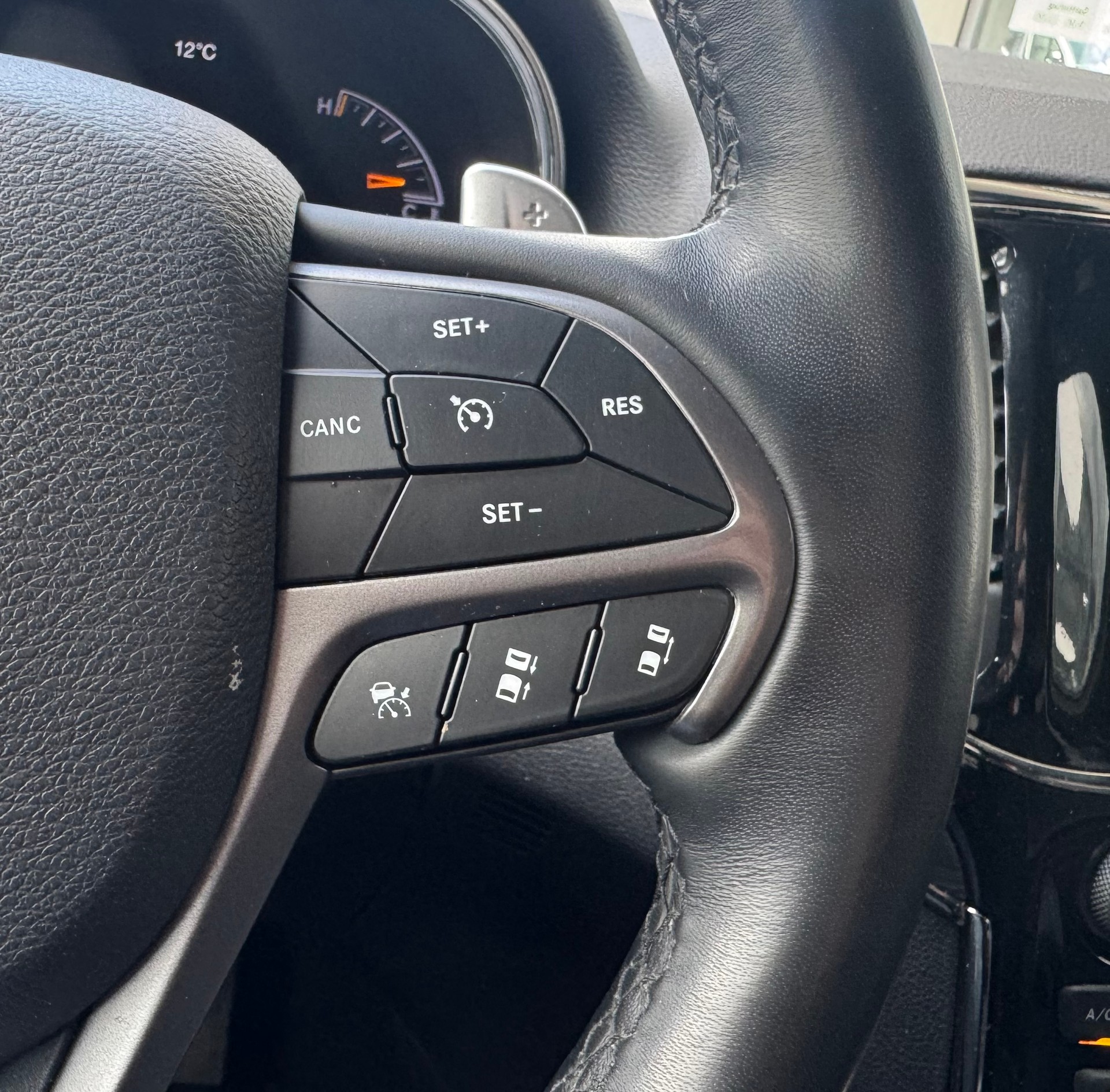 JEEP Grand Cherokee 3.0 CRD S-Limited Automatic-image-12