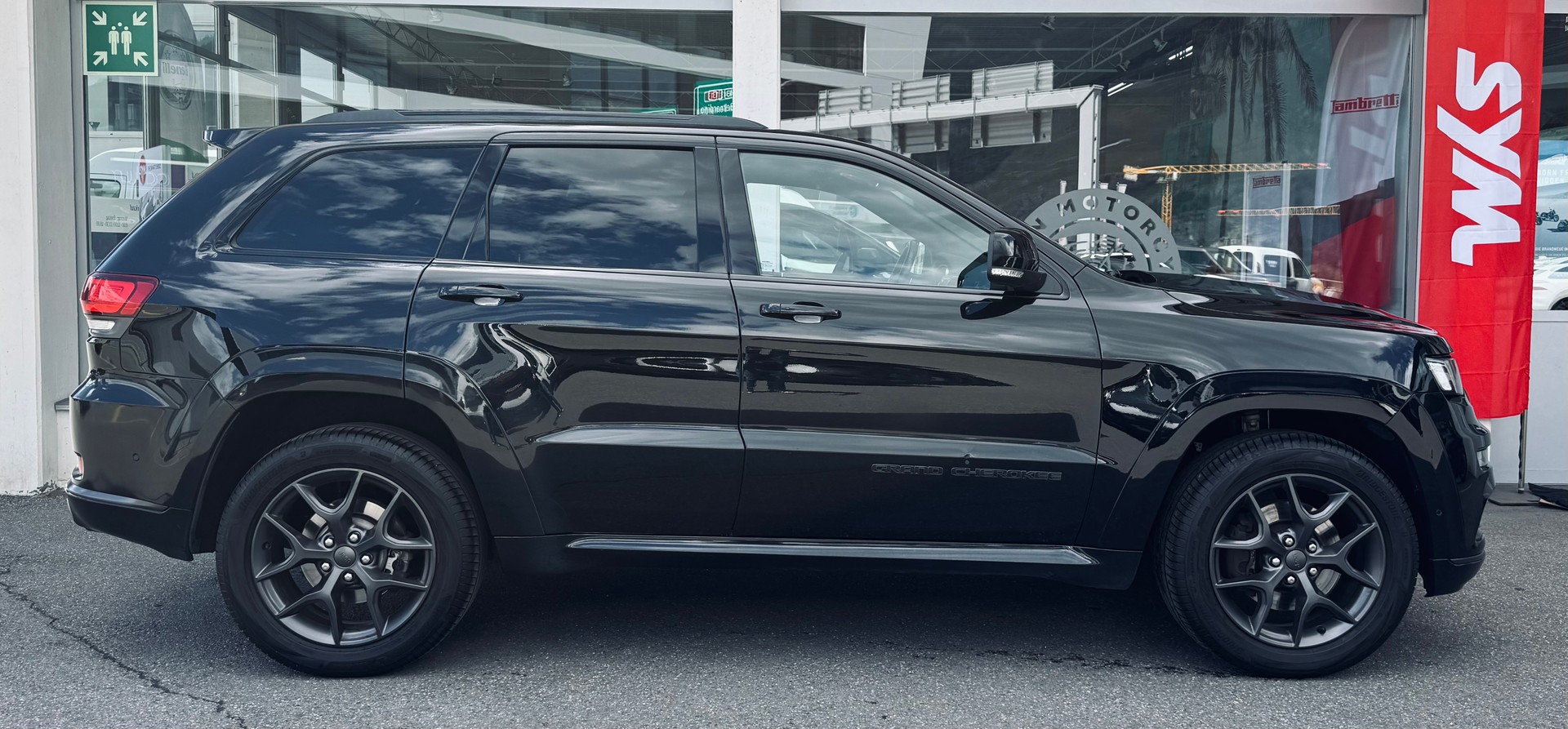 JEEP Grand Cherokee 3.0 CRD S-Limited Automatic-image-1