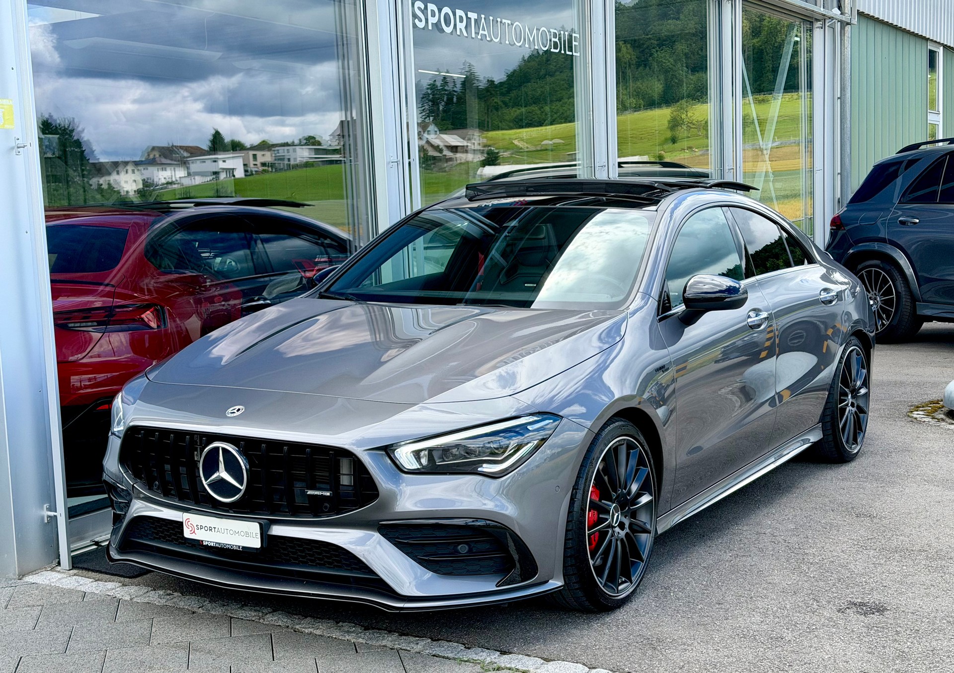MERCEDES-BENZ CLA 35 AMG 4Matic 7G-DCT-showroom-element-2