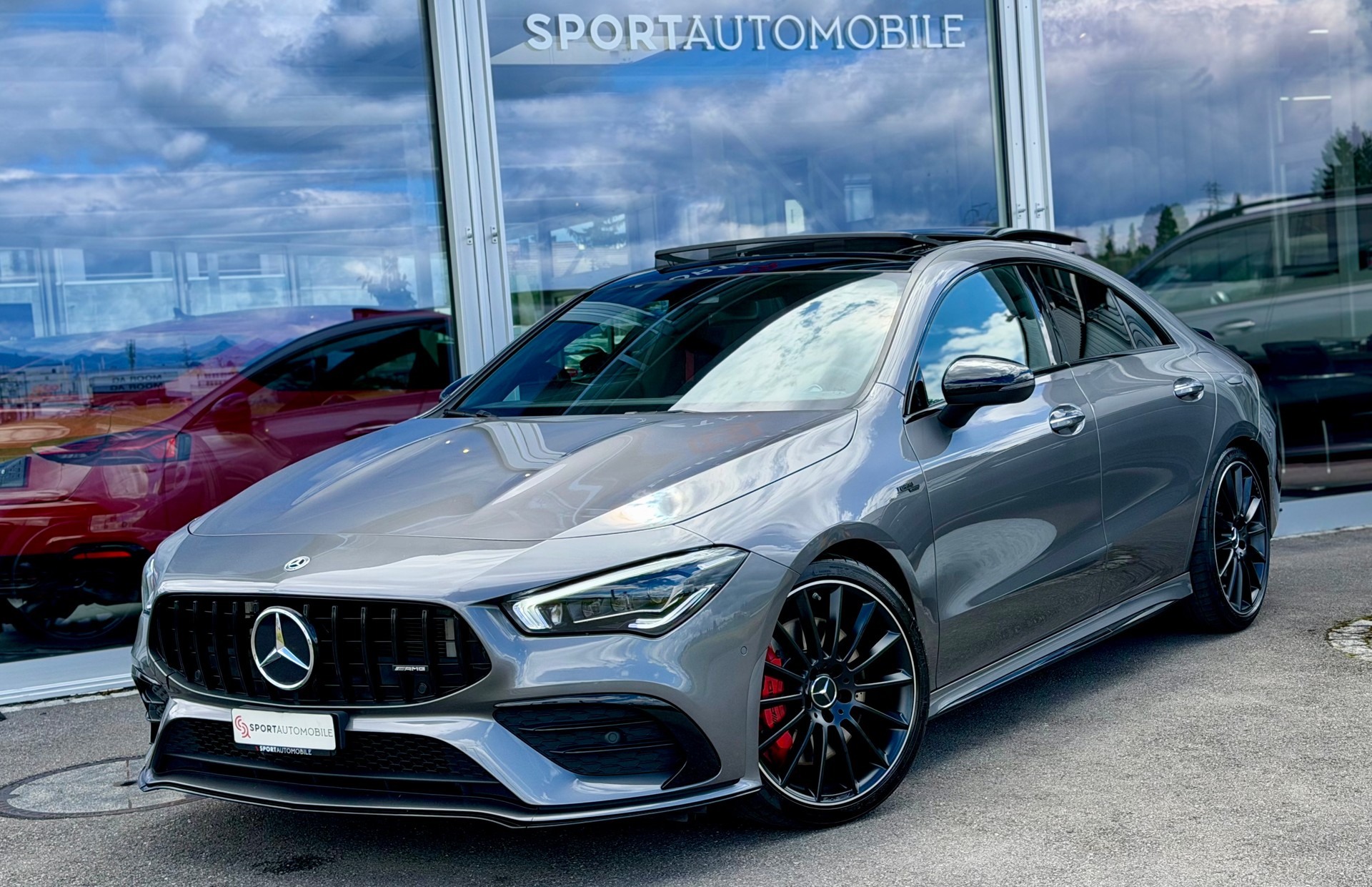 MERCEDES-BENZ CLA 35 AMG 4Matic 7G-DCT-showroom-element-1