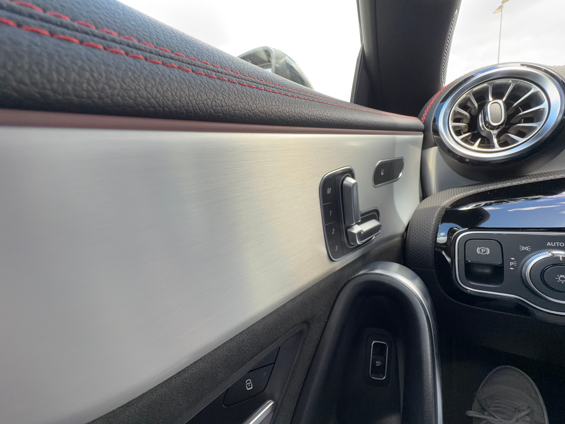 MERCEDES-BENZ CLA 35 AMG 4Matic 7G-DCT-image-26