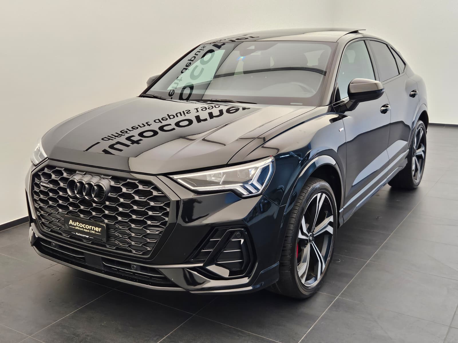 AUDI Q3 Sportback 40 TFSI S line quattro S-tronic-image-2