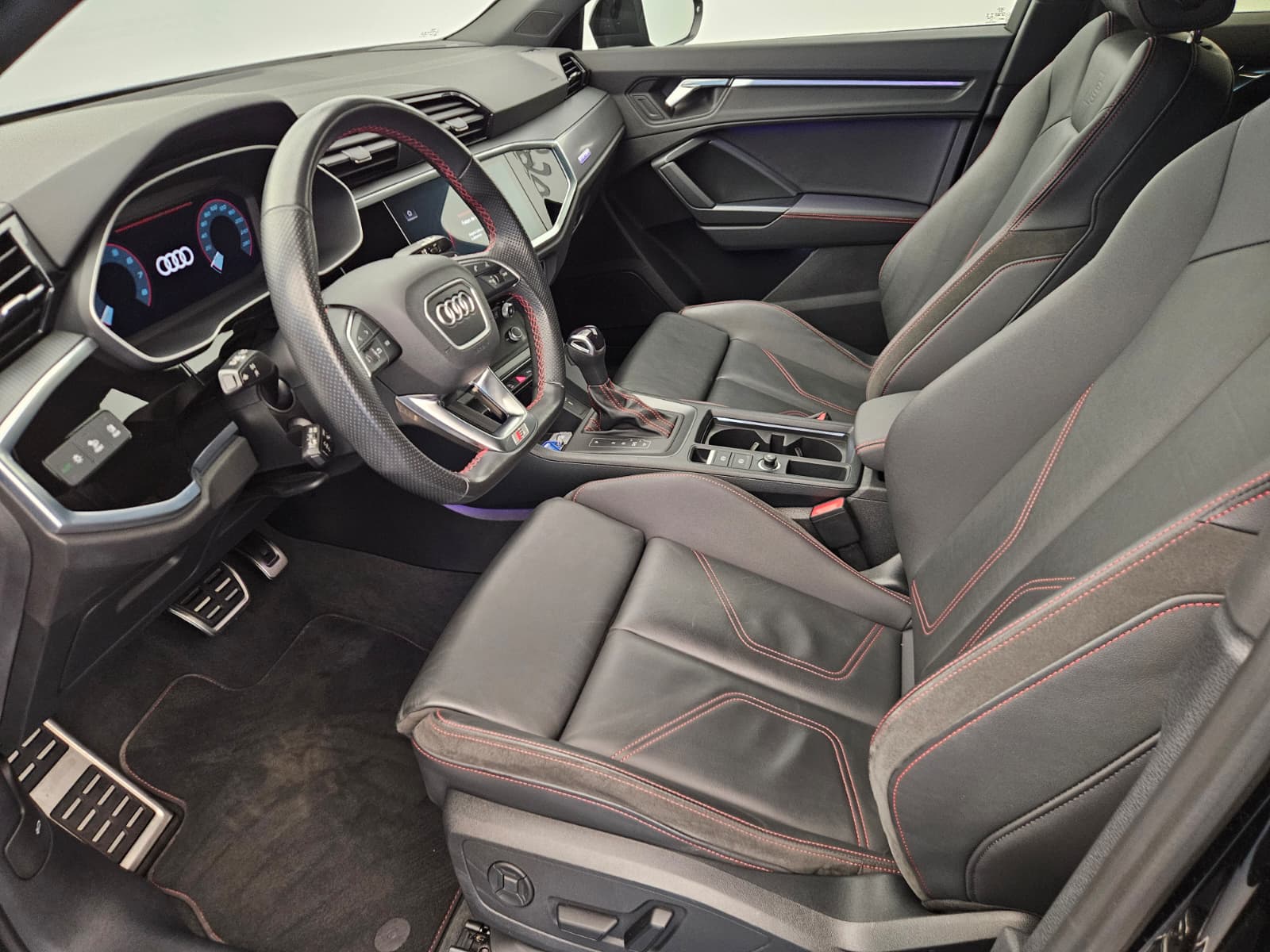 AUDI Q3 Sportback 40 TFSI S line quattro S-tronic-image-10