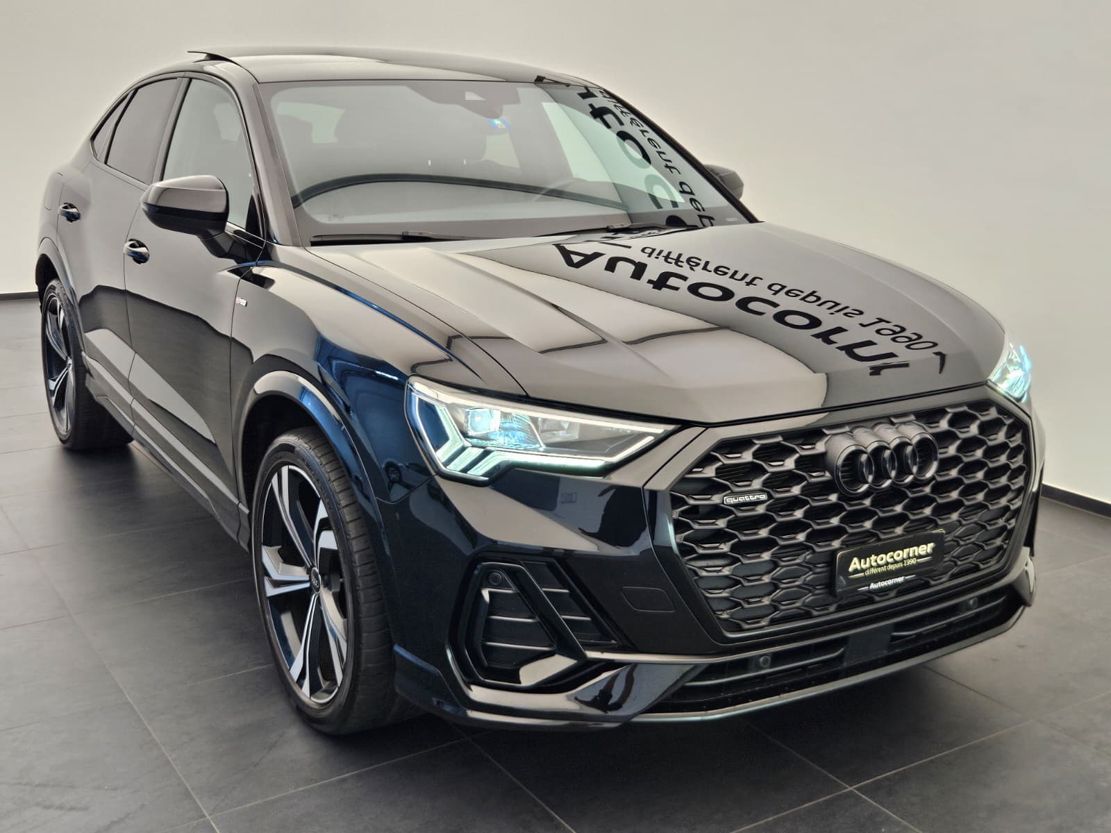 AUDI Q3 Sportback 40 TFSI S line quattro S-tronic-image-4