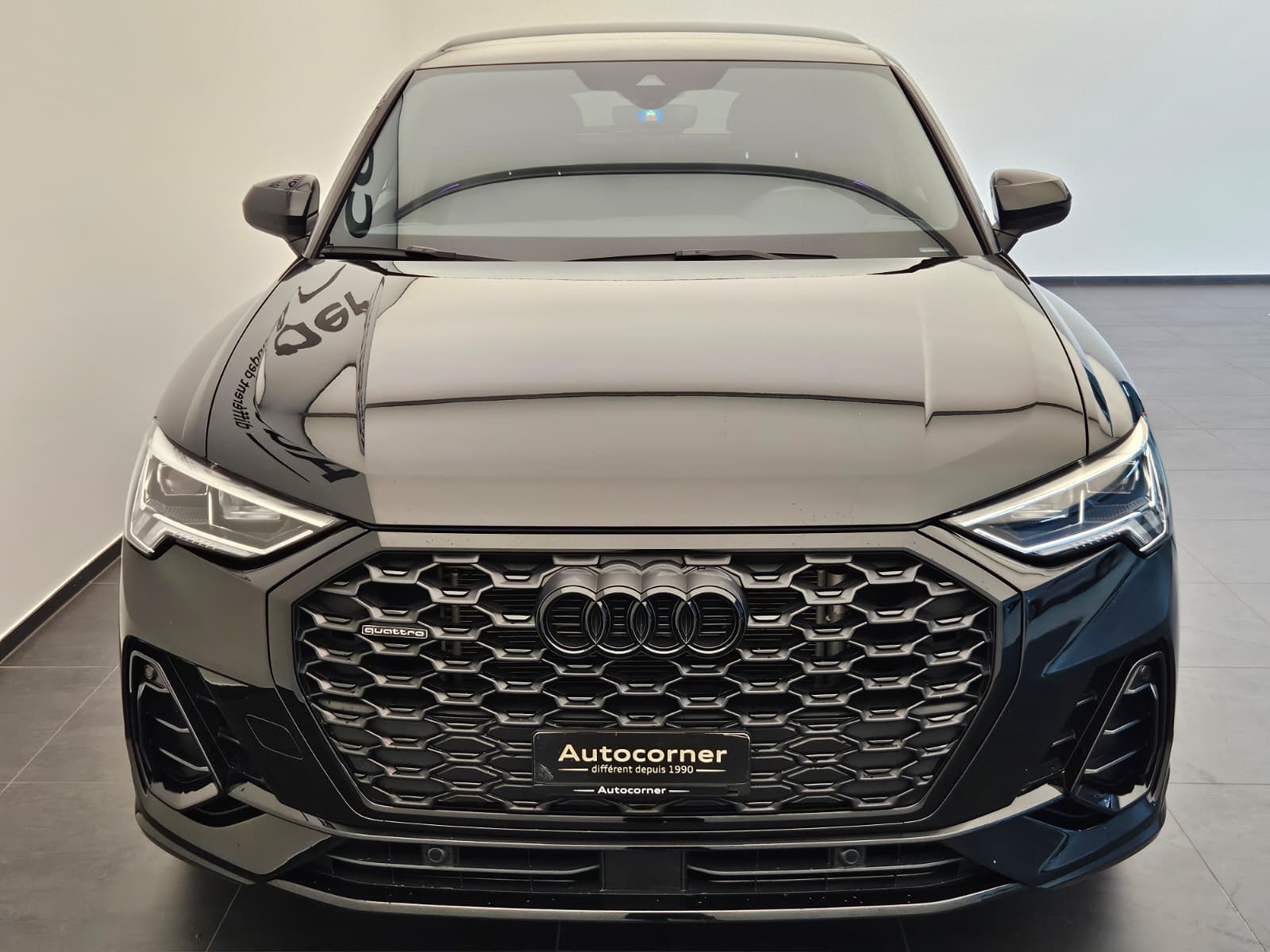 AUDI Q3 Sportback 40 TFSI S line quattro S-tronic-image-3