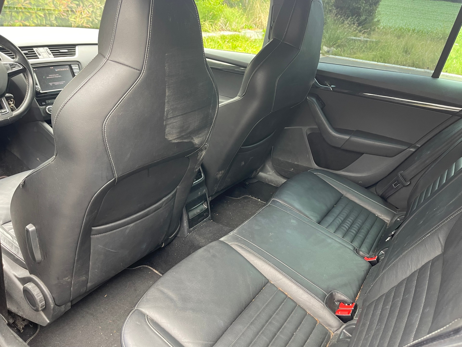 SKODA Octavia Combi 2.0 TSI RS DSG-image-10