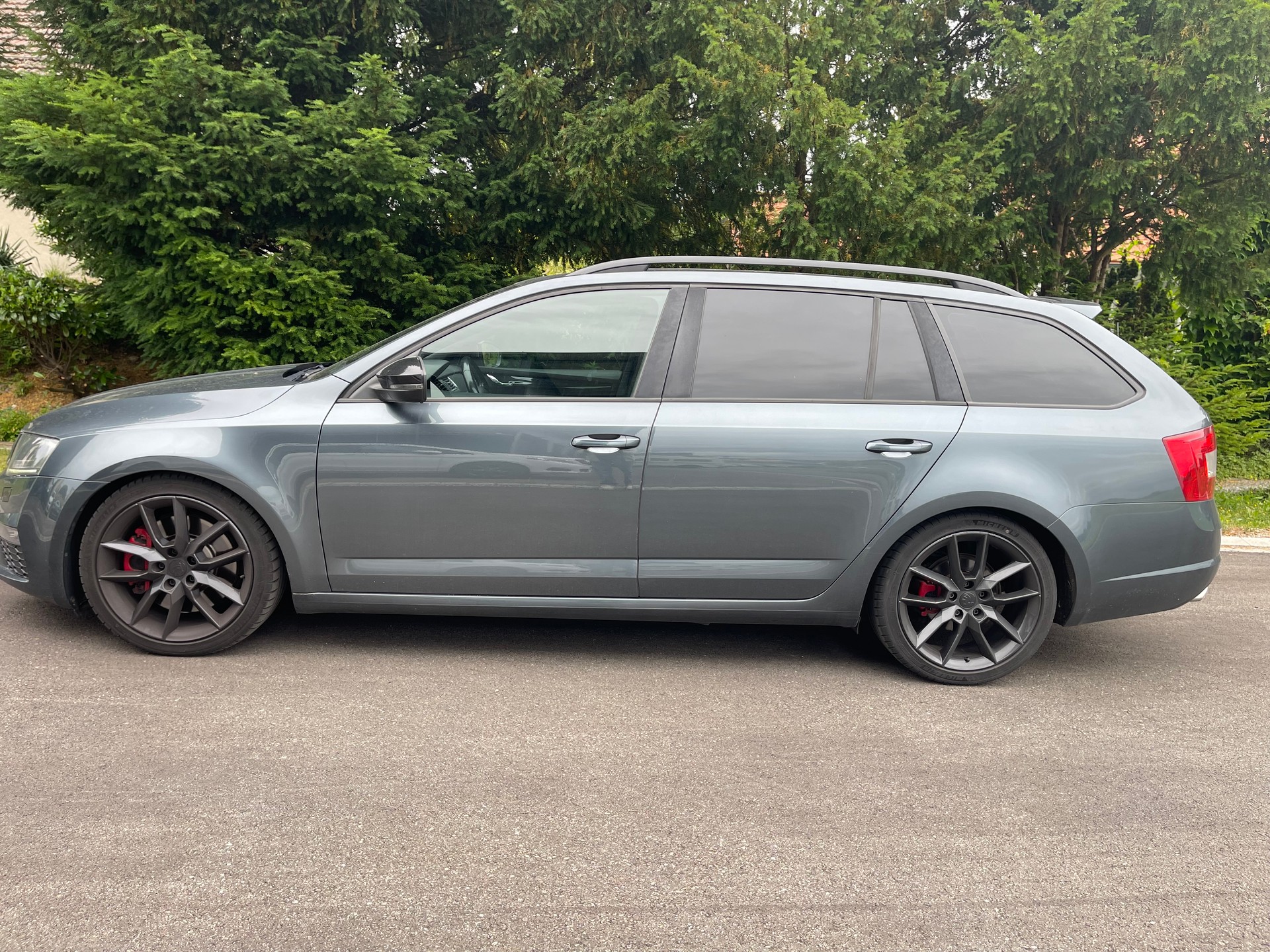 SKODA Octavia Combi 2.0 TSI RS DSG-image-4