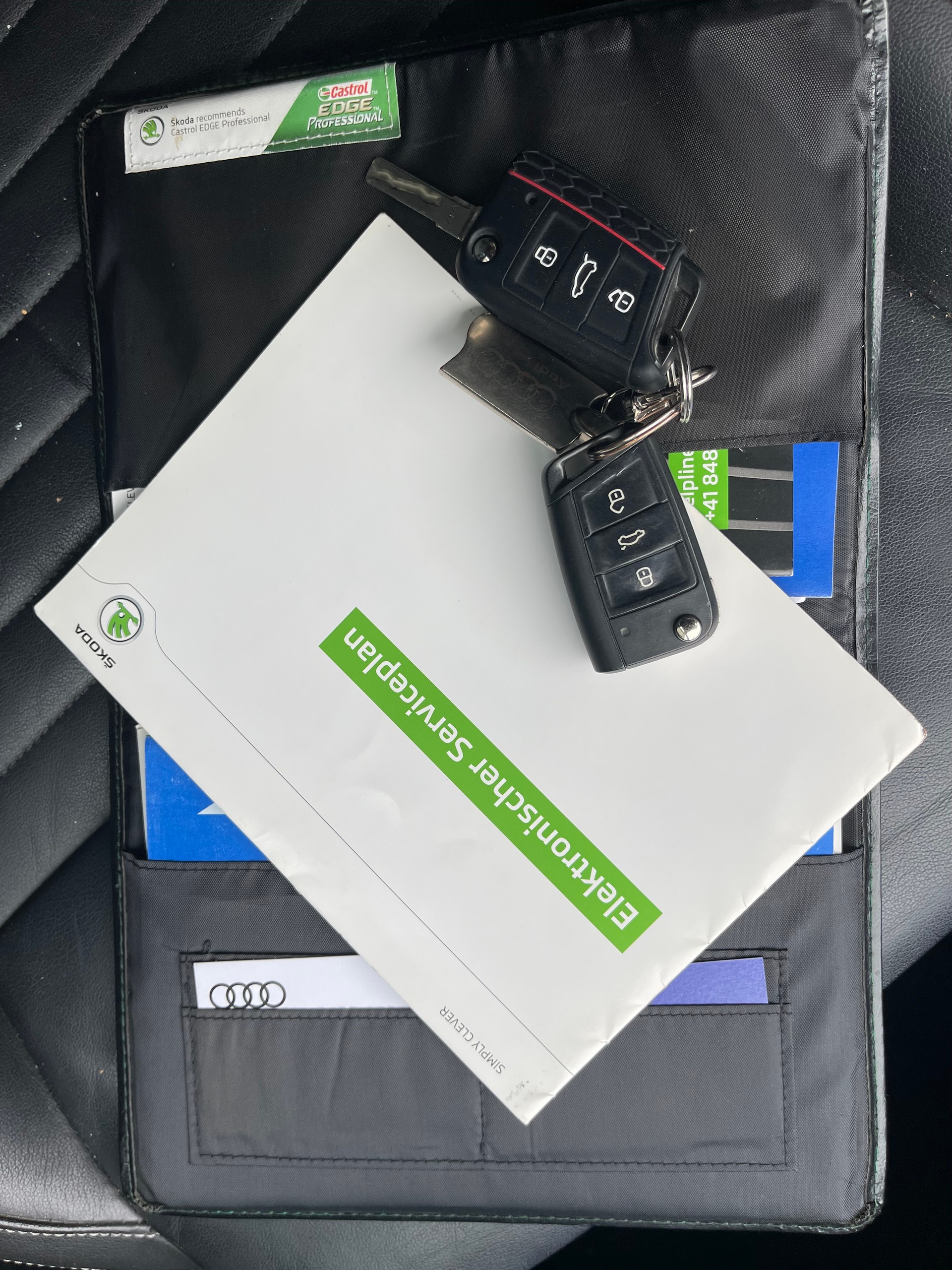 SKODA Octavia Combi 2.0 TSI RS DSG-image-12