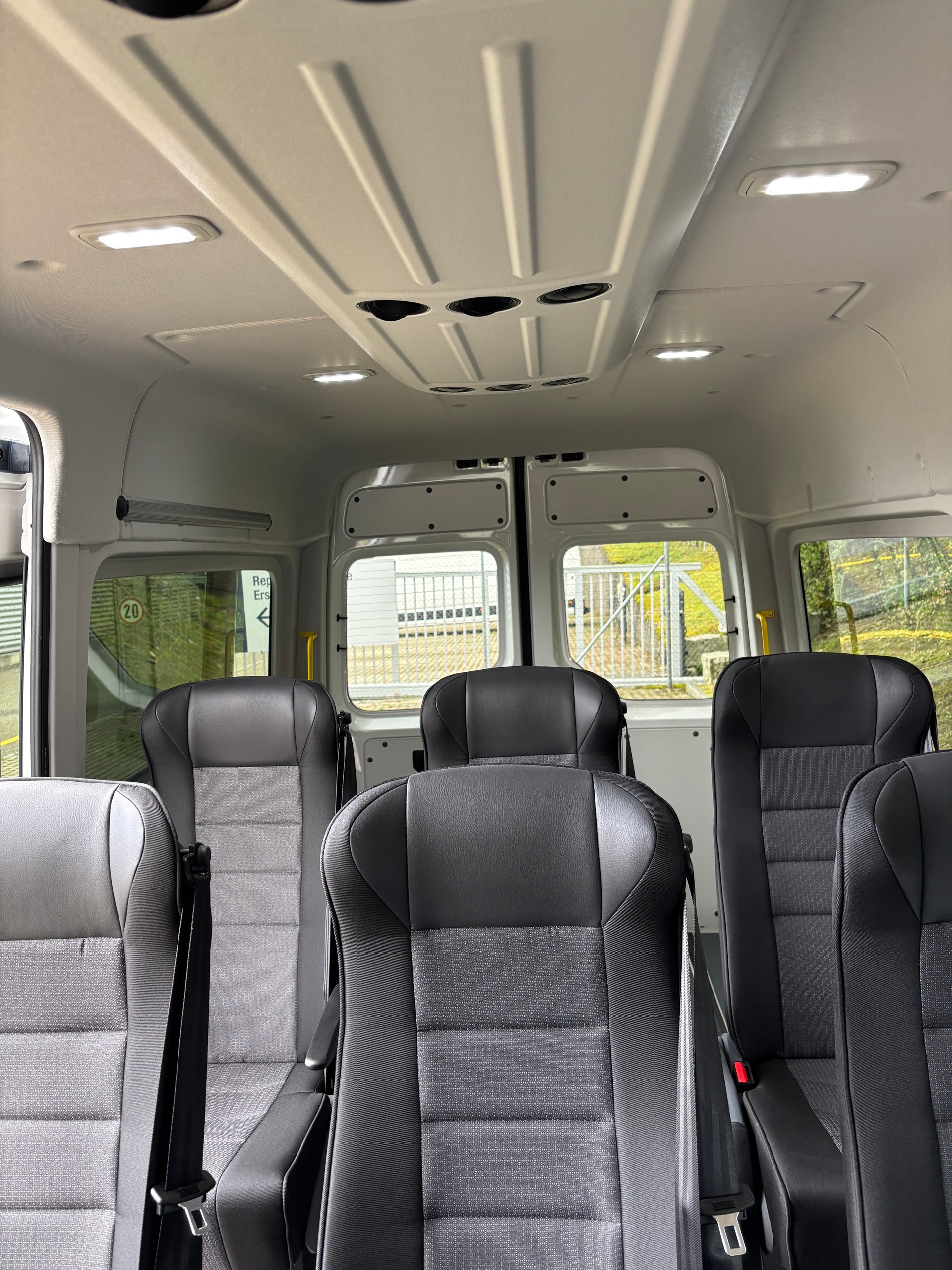 MAN TGE 3.180 4x4 Kombi 8-Sitzer-image-12