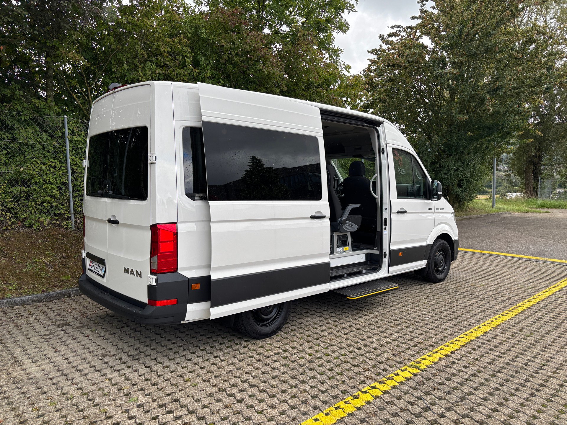 MAN TGE 3.180 4x4 Kombi 8-Sitzer-image-7