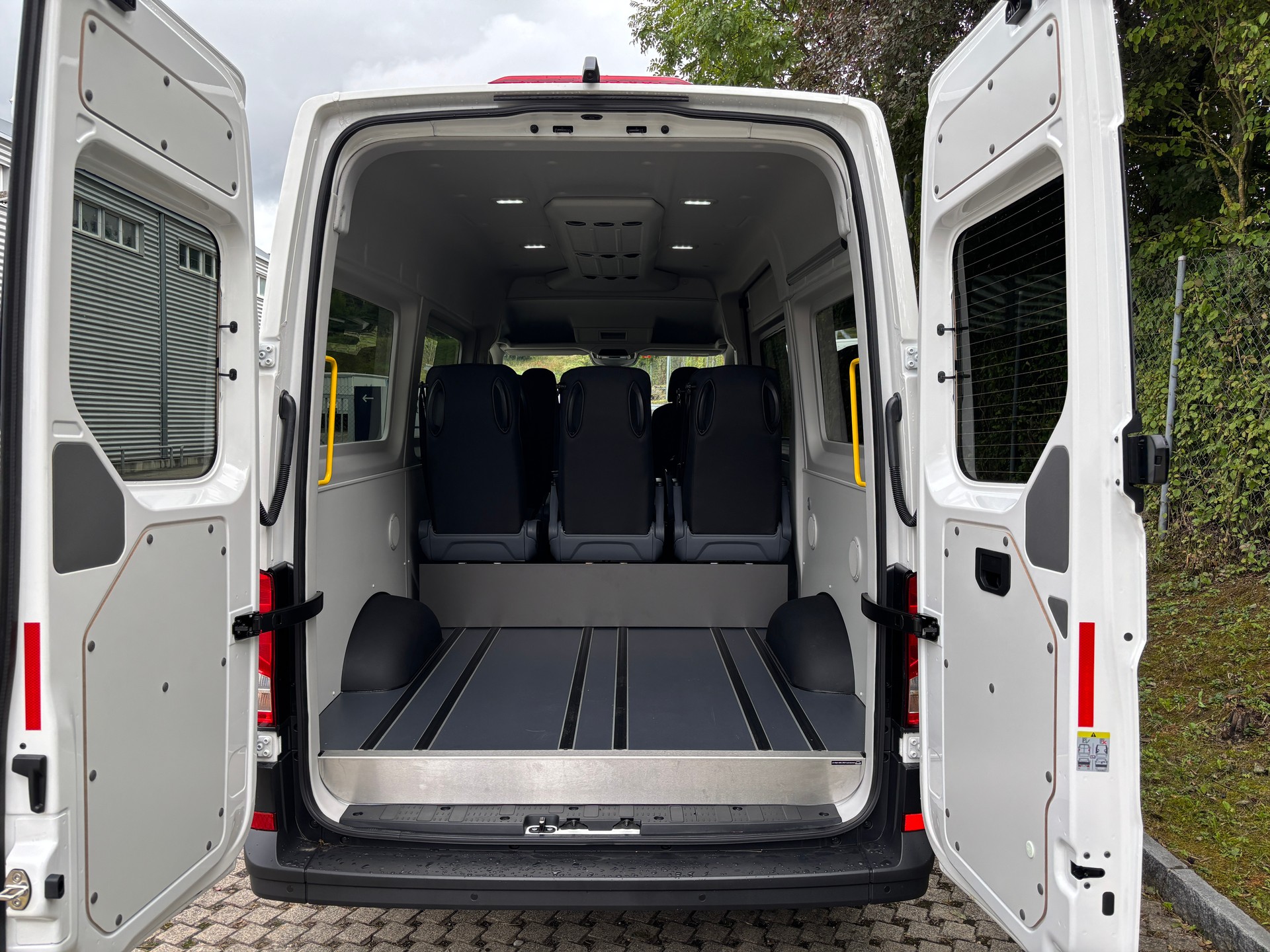 MAN TGE 3.180 4x4 Kombi 8-Sitzer-image-5