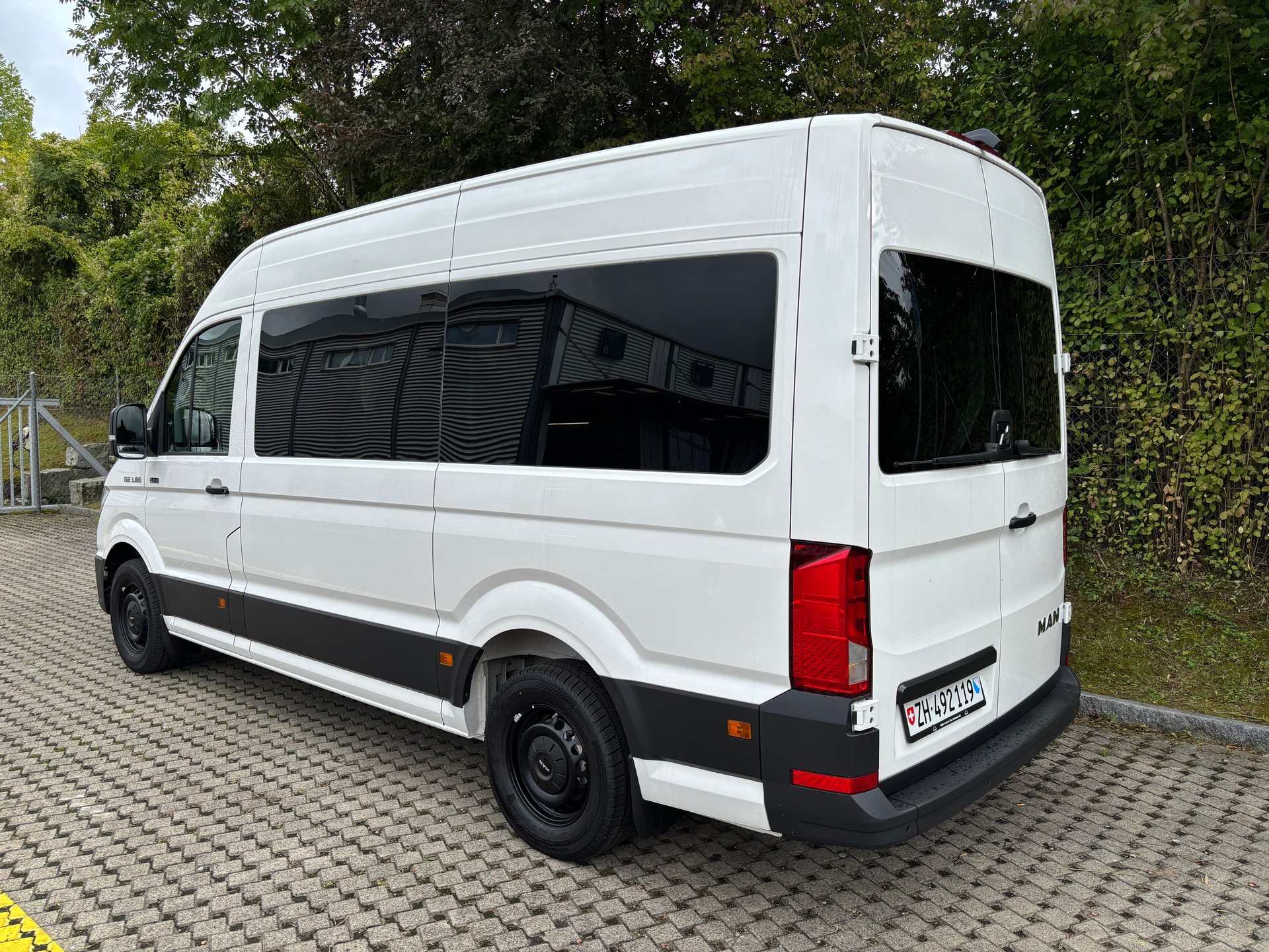 MAN TGE 3.180 4x4 Kombi 8-Sitzer-image-4