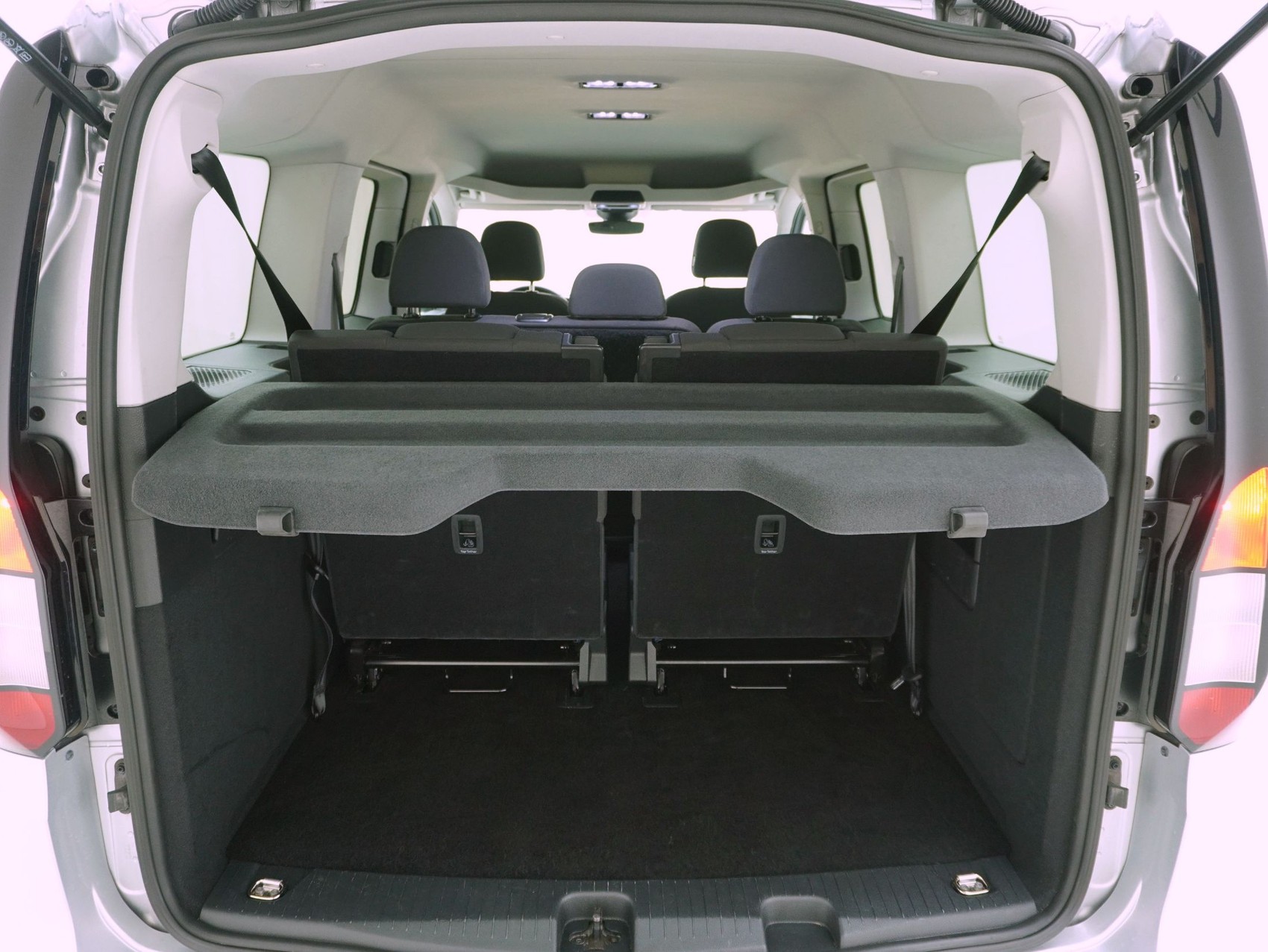 FORD Tourneo Grand Connect 2.0 EcoBlue Titanium-image-12