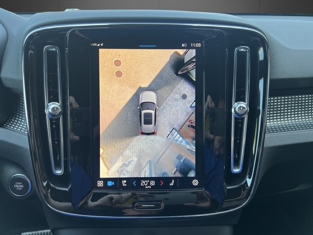 VOLVO XC40 2.0 B4 MH Plus Dark-image-15