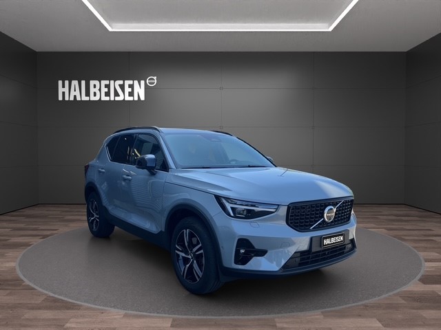 VOLVO XC40 2.0 B4 MH Plus Dark-image-2