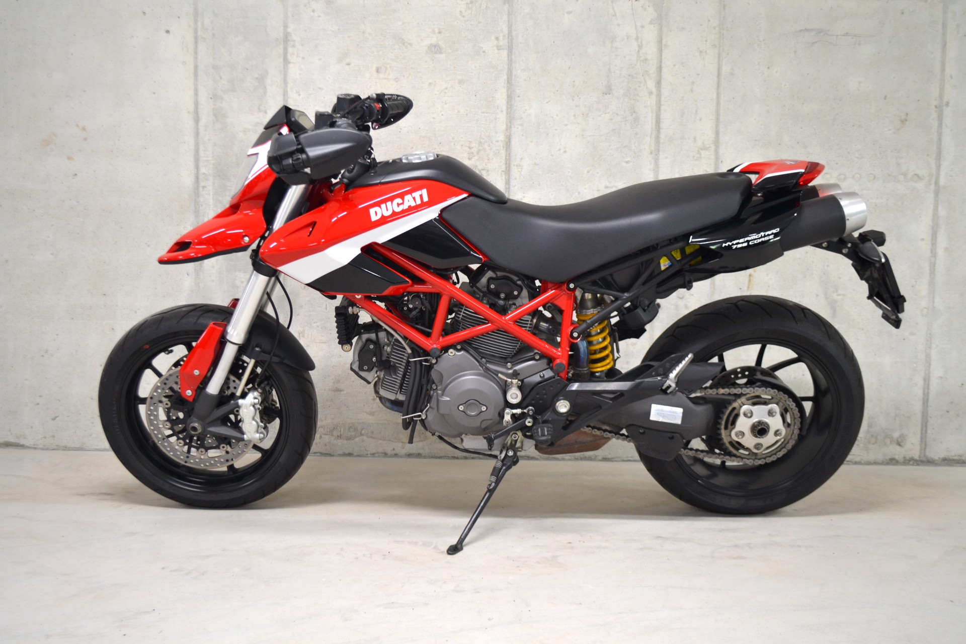 DUCATI Hypermotard 796-showroom-element-2