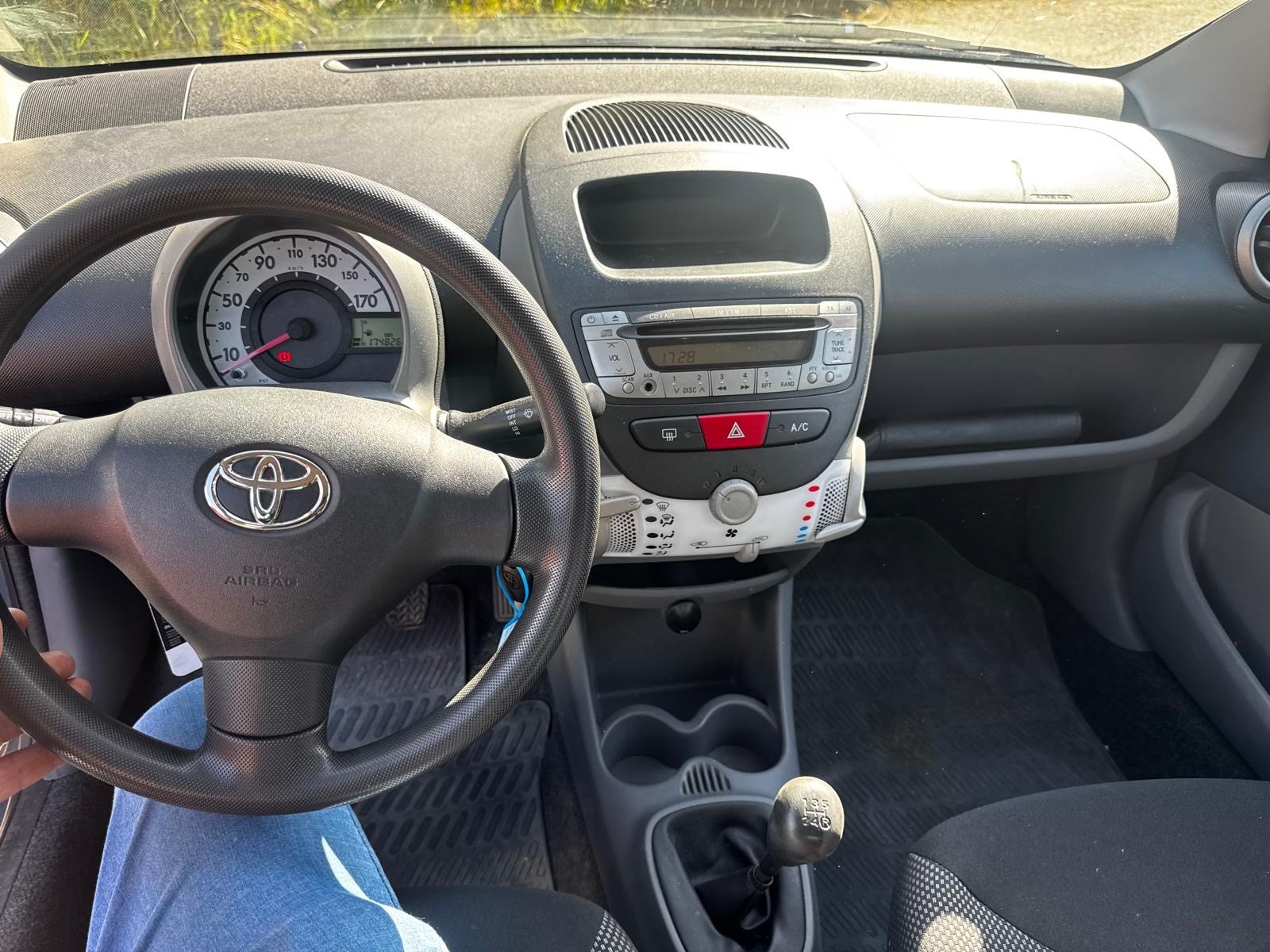 TOYOTA Aygo 1.0 Linea Terra-image-9