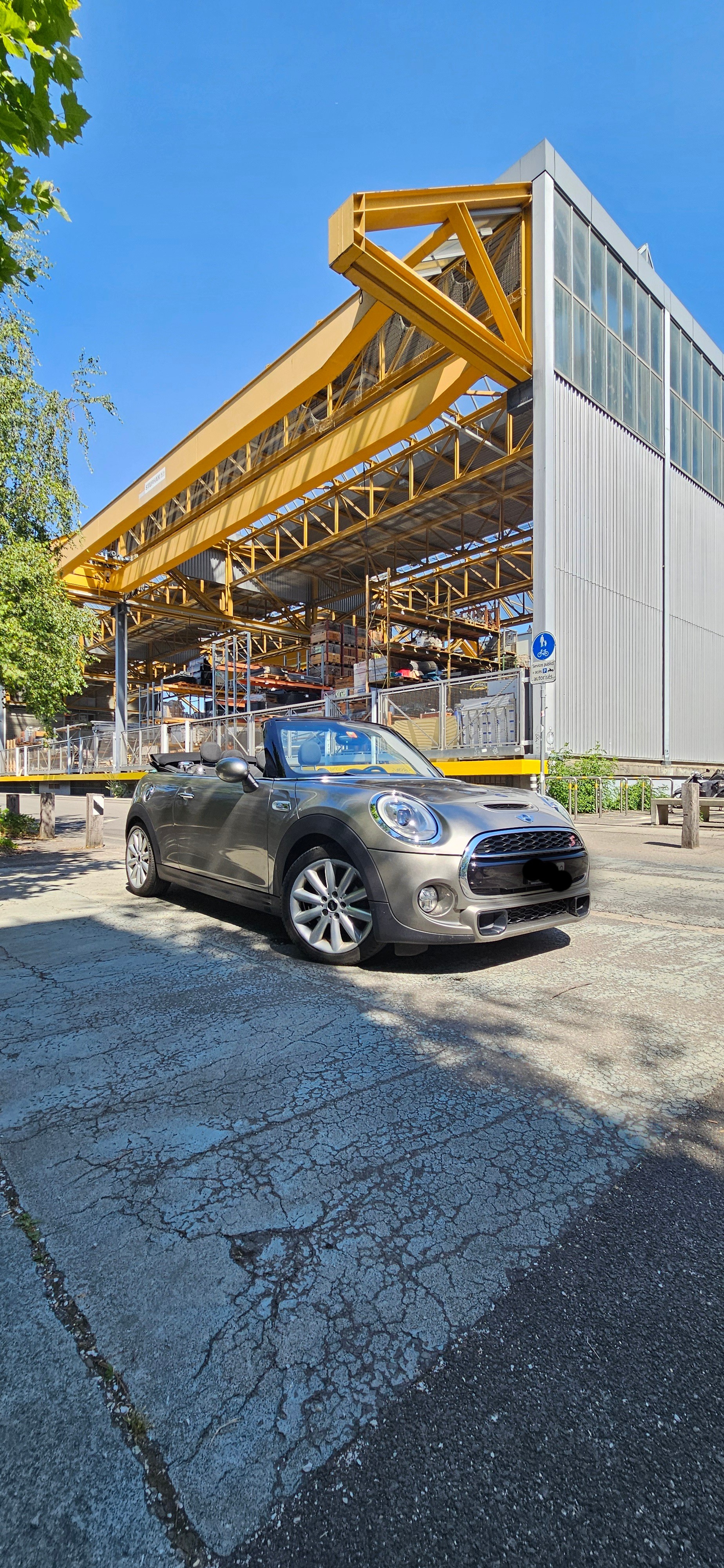 MINI Mini Cooper S Cabrio-image-0
