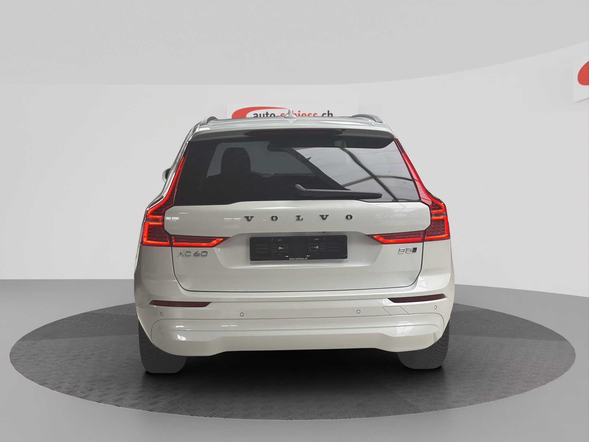 VOLVO XC60 B5 Benzin Mild Hybrid AWD Core Geartronic-image-3
