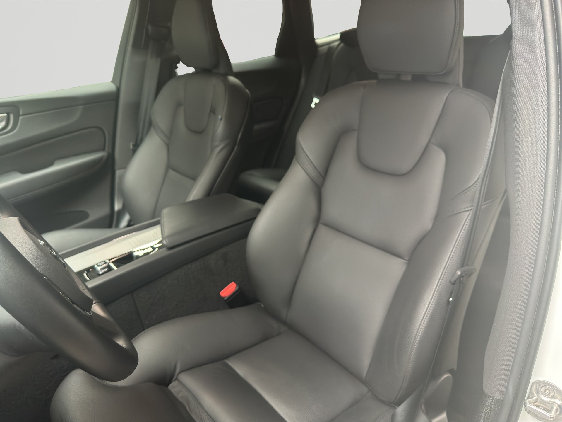 VOLVO XC60 B5 Benzin Mild Hybrid AWD Core Geartronic-image-5