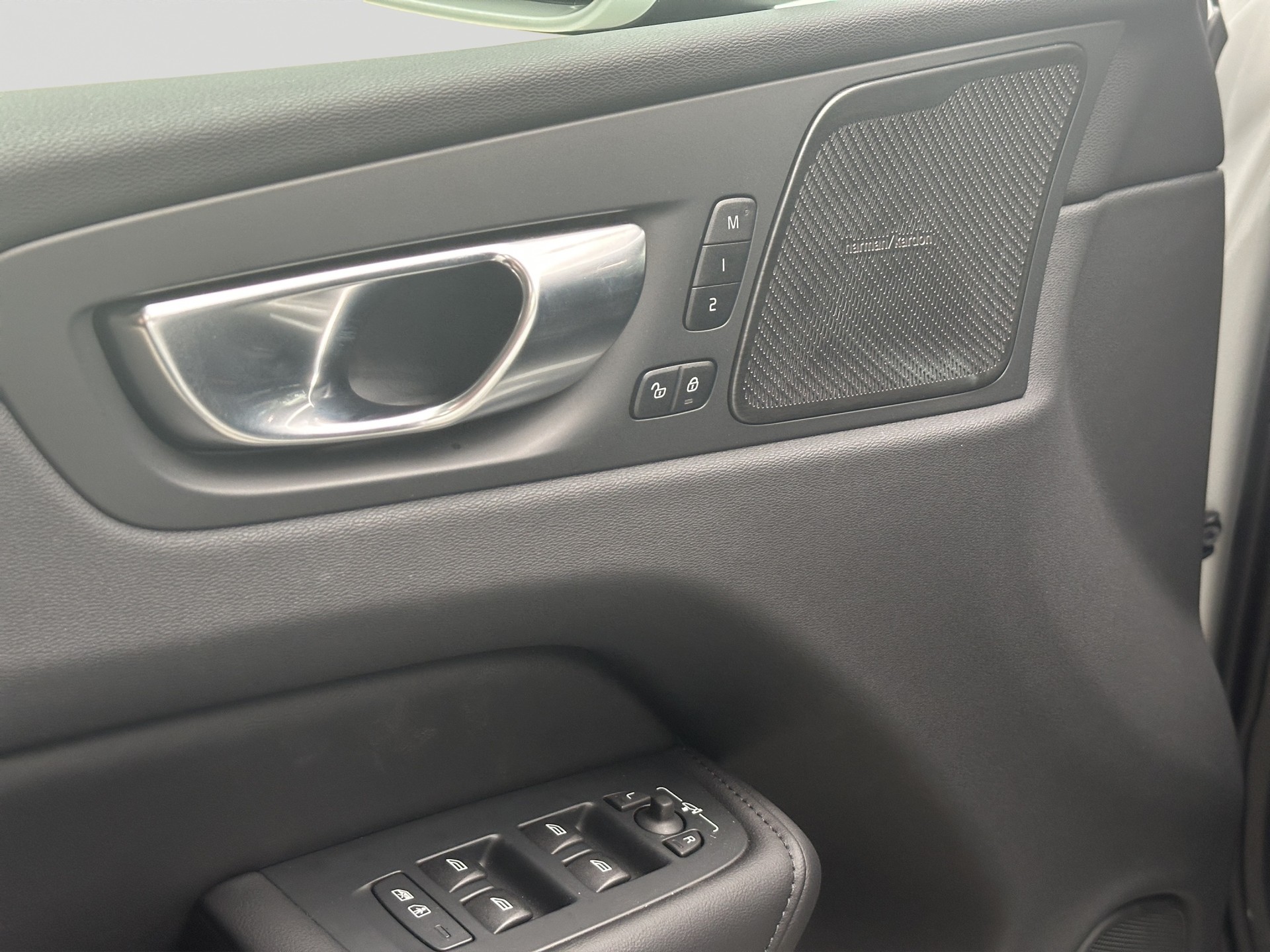 VOLVO XC60 B5 Benzin Mild Hybrid AWD Core Geartronic-image-8