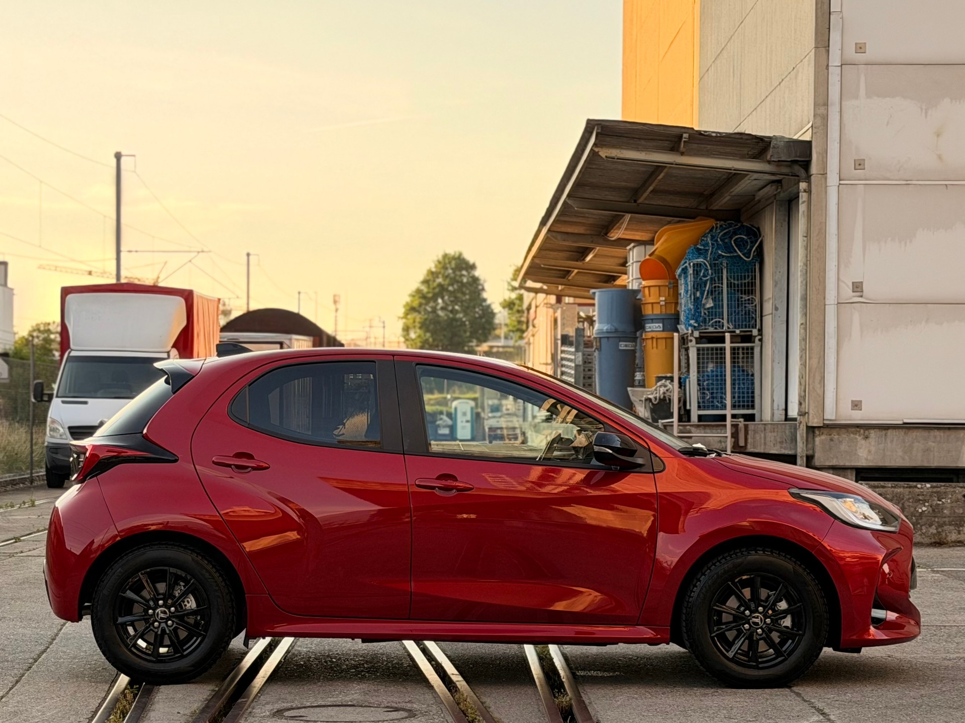TOYOTA Yaris 1.5 Trend e-CVT-image-4