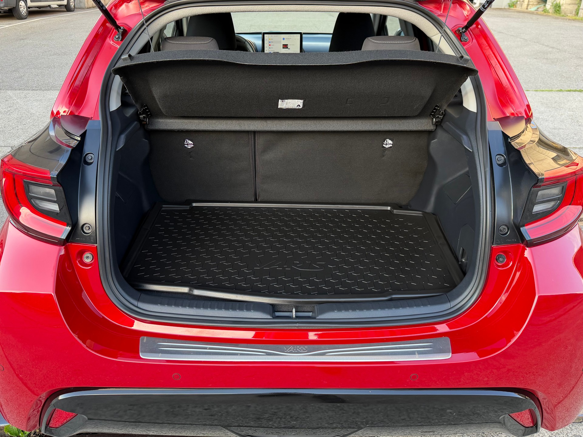 TOYOTA Yaris 1.5 Trend e-CVT-image-13